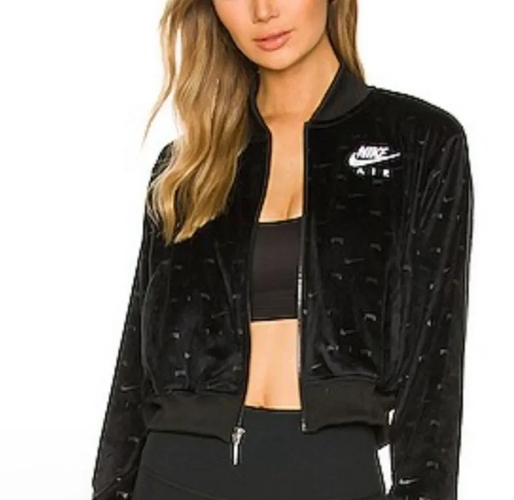 Nike Air Velour Zip Cropped Jacket